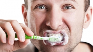 Зачем чистить зубы